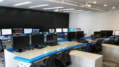 云茂通信云南網絡機柜,操作臺,監控桿等監控配套設備一站式定制商