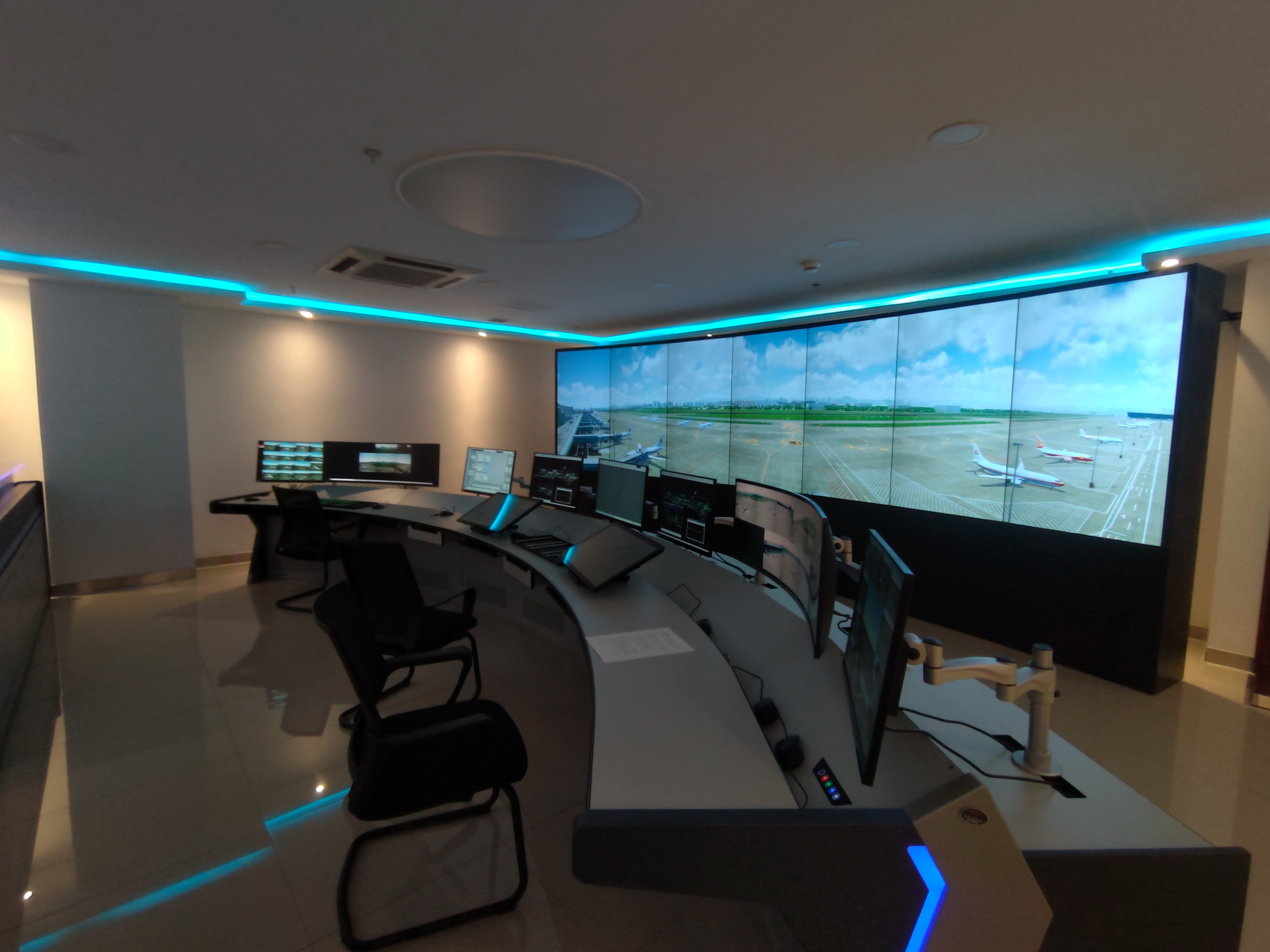 用什么樣的材料做監(jiān)控操作臺(tái)才是真正防火性能達(dá)標(biāo)的。