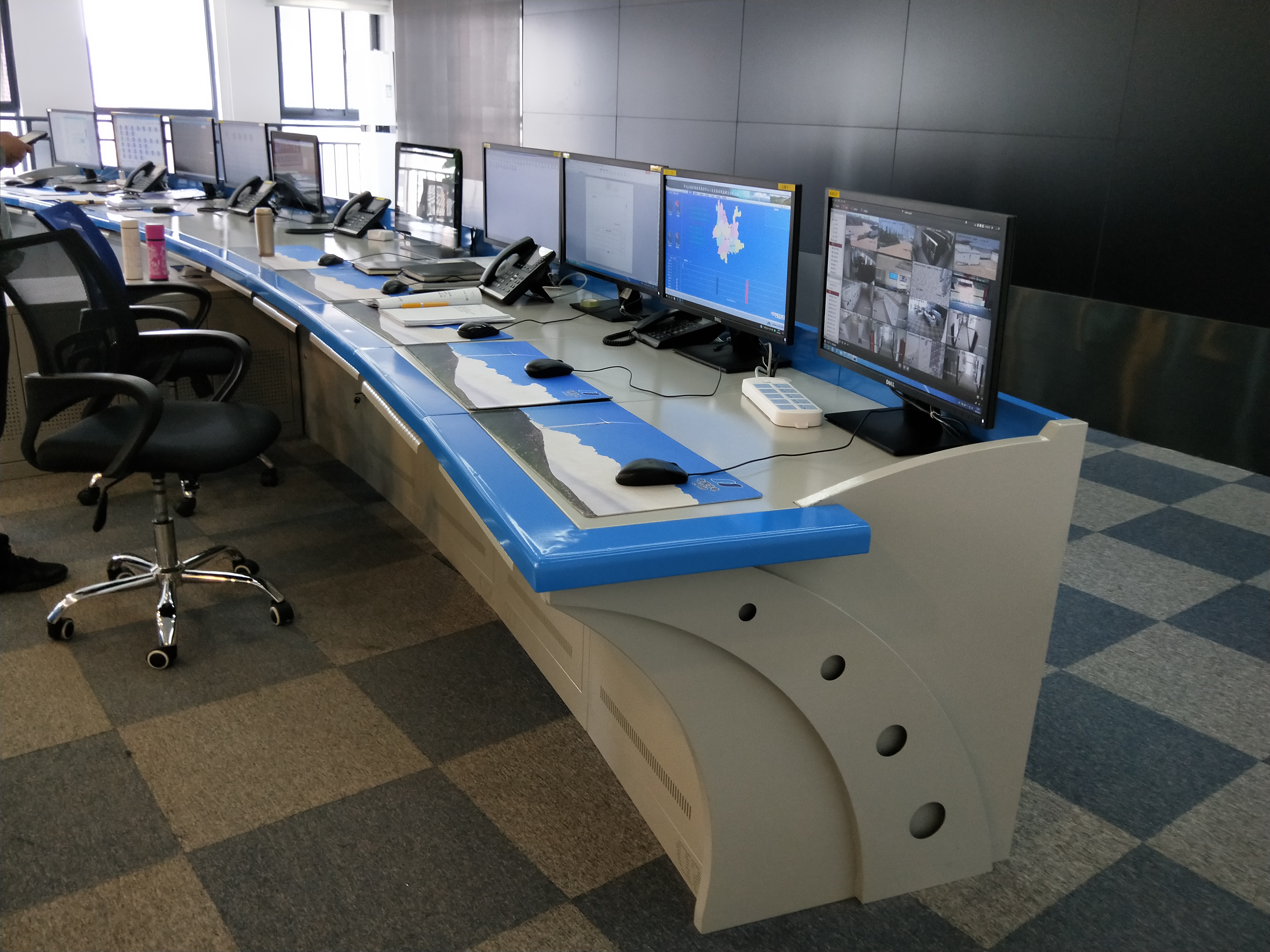 監控操作臺多少錢一套